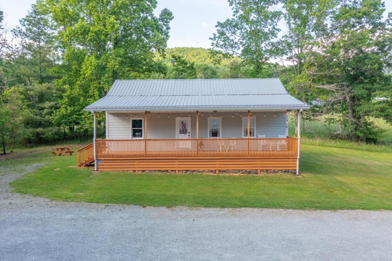 Newly Remodeled Luxury Cottage With Mountain Views Sparta Екстериор снимка